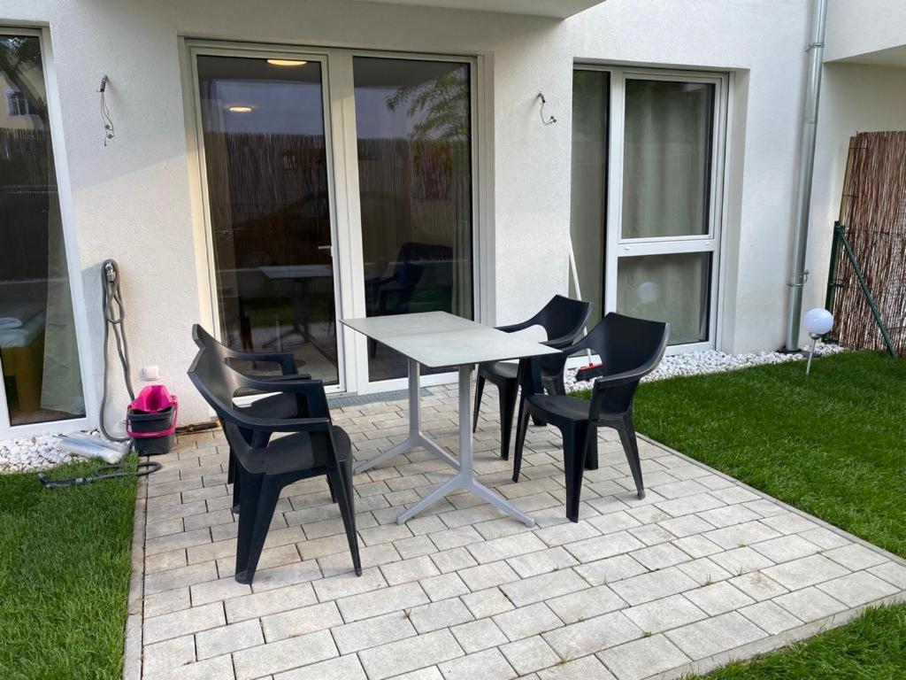 Modern Apartment With Garden Near City Center Vienna Esterno foto